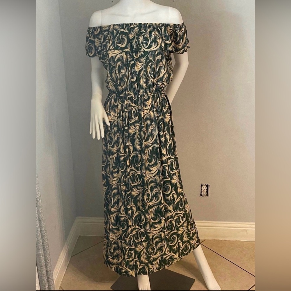 Elegant Green and Cream Maxi Dress
